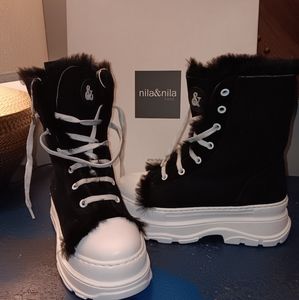 Nila&Nila shearling boots